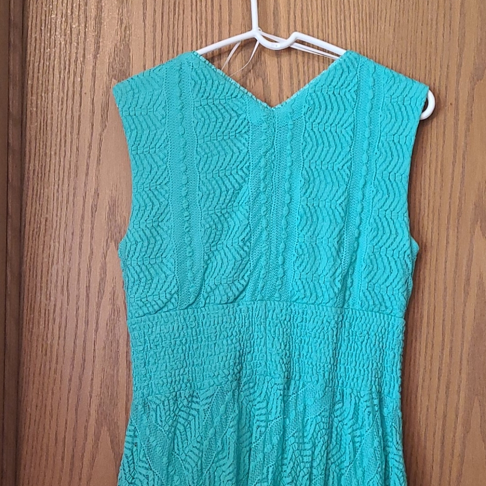 Dress - Picture 4 of 4